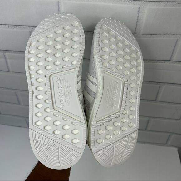 Adidas NMD_R1 Sneakers size 6 women - Picture 8 of 8